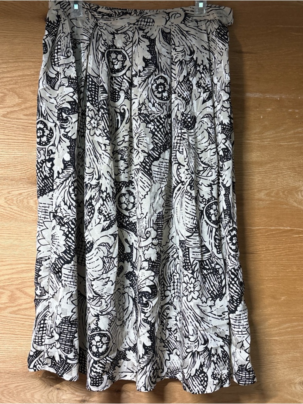 Vintage Black & White Floral Print Women's Maxi Skirt